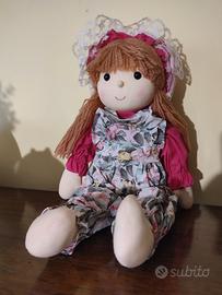 Bambola morbida di pezza nuova peluche 