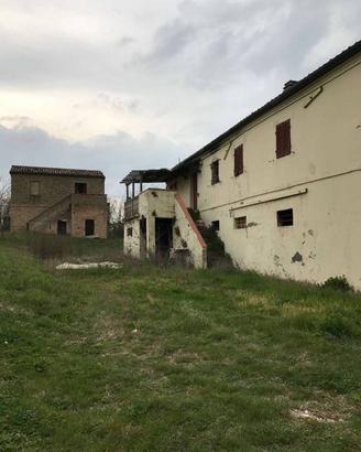 Rustico / Casale di 504 m² a Agugliano