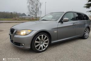 BMW 320d XDrive cambio automatico 4x4 perfetta