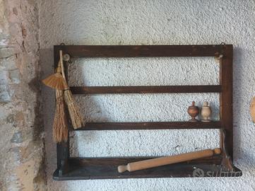 piattiera- sedia -mattarello e candelabro