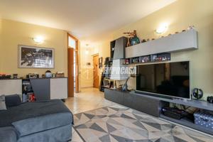 TRILOCALE DOPPI SERVIZI, BOX E CANTINA!!!