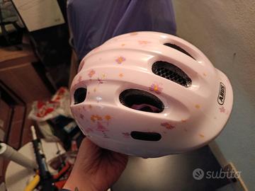 caschetto rosa per bici