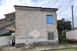 Casa semi indipendente con terreni