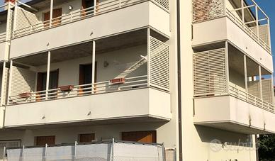 Ravenna: trilocale con balconi e posto auto