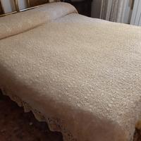 Coperta matrimoniale  lavorata a uncinetto 