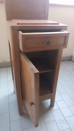 Comodino in legno e marmo