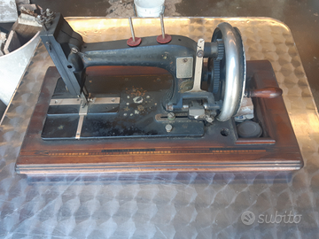 Macchina da cucire vintage