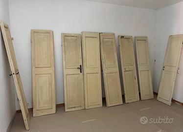 4 coppie di vecchie porte a 2 ante