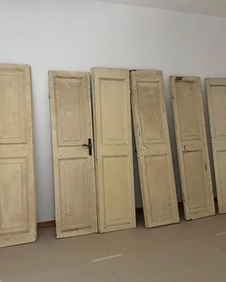 4 coppie di vecchie porte a 2 ante