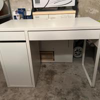 Scrivania Ikea MICKE