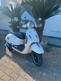 Piaggio Vespa 300 GTS