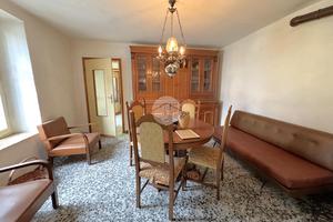 CASA INDIPENDENTE A ESINE