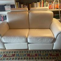 Divano Poltronesofà in vera pelle con poggiapiedi