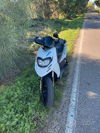 Aprilia sr motard 2017