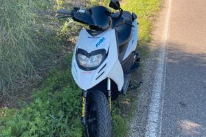 Aprilia sr motard 2017