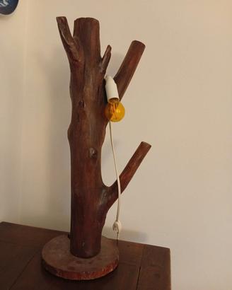 lampada di legno fatta a mano 