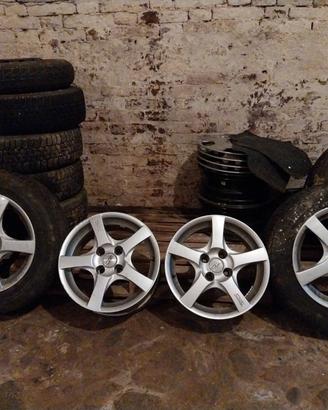 cerchi  oz da 15 mozzo fiat