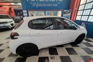 Peugeot 208 PureTech 82 5 porte Allure