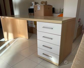 Scrivania in legno x camera