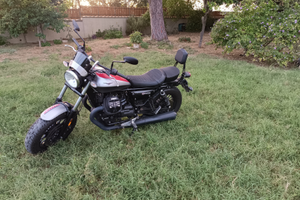 Moto Guzzi V9 bobber