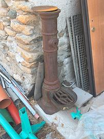 Fontana in ferro antica