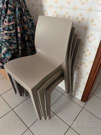 6 sedie di plastica color tortora