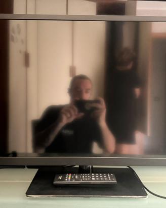 Tv lcd Toshiba 32 “, perfettamente funzionante