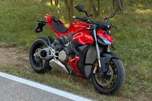Ducati Streetfighter V4 2025