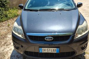 Autovettura Ford Focus 