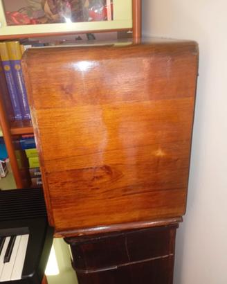 Magnadyne SV15C radio d'epoca