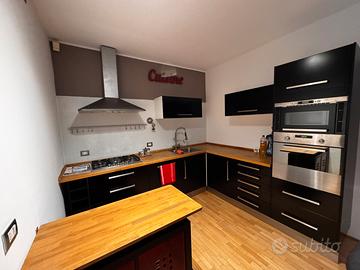 Cucina completa di elettrodomestici - Buone condiz