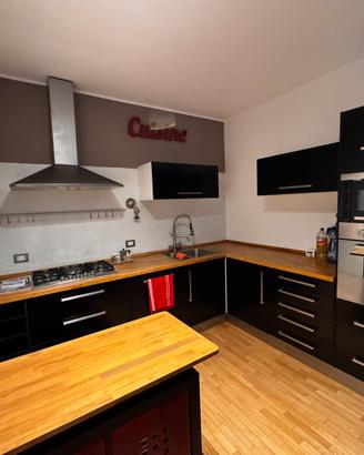 Cucina completa di elettrodomestici - Buone condiz