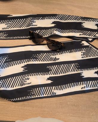 Foulard effetto seta a Righe Astratte bianco e ner