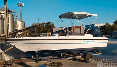 Barca vetroresina 6 mt con motore