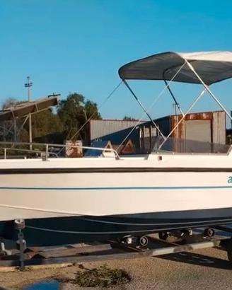 Barca vetroresina 6 mt con motore