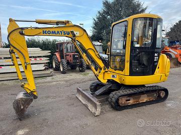 KOMAT'SU PC27R con 2 Benne