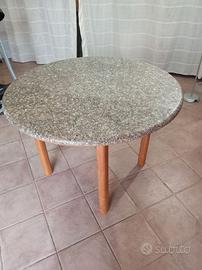 Tavolo in granito