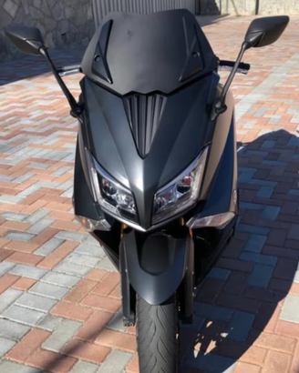 Cupolino sportivo per T-Max 530