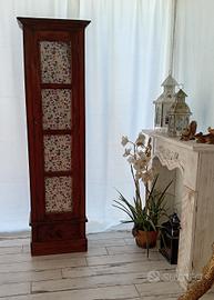 Elegante vetrina arte povera 