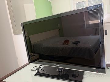 TV Samsung 32” Full HD + Fire TV Stick con Alexa