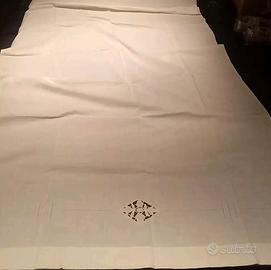 Antico Centrotavola Cotone Bianco Ricamato a Mano