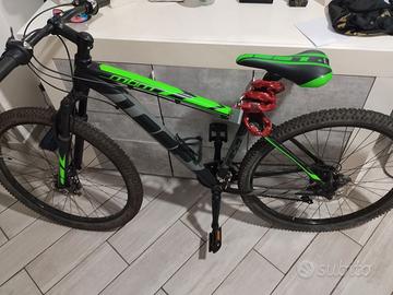 Bicicletta Mountain bike