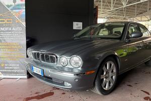 Jaguar XJ 2.7 D V6 cat Sovereign