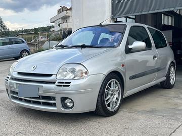 Renault clio RS 2000