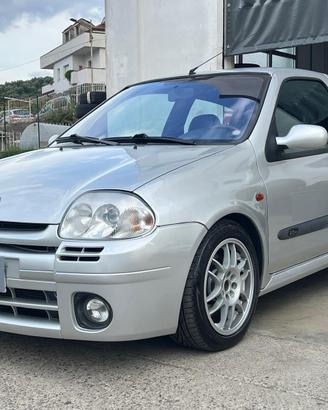Renault clio RS 2000