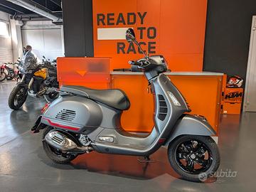 Vespa GTS 300 hpe Super Sport