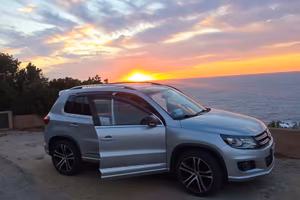 VOLKSWAGEN TIGUAN  R-LINE  