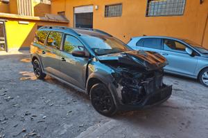 Dacia Jogger 2023 sinistrata