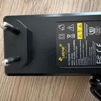 LEICKE Alimentatore 12V 2,5A 30W | Spina 5,5 x 2,5