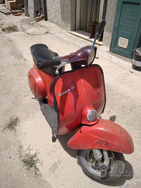 Vendo vespa, no affaristi